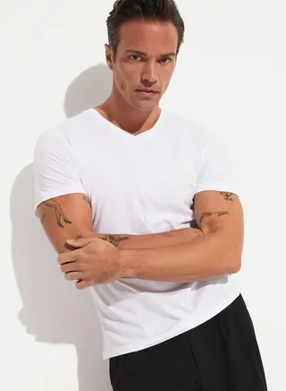 Essential V-Neck  Regular Fit Tshirt