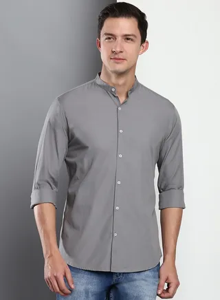 Men's Solid Slim Fit Cotton Casual Shirt with Spread Collar & Full Sleeves.