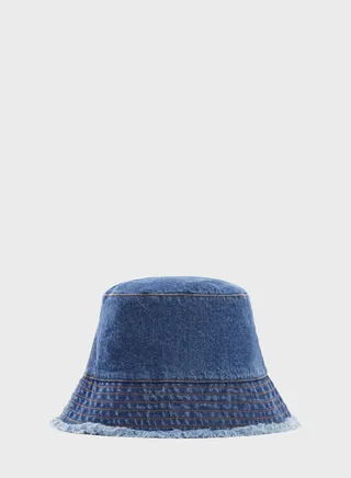 Cuoted Bucket Hat