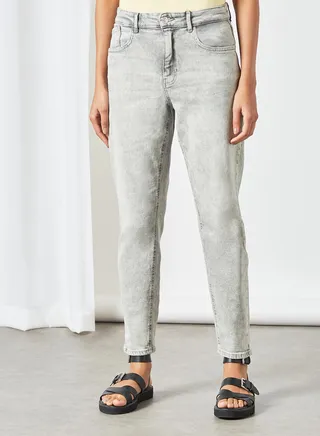 High Waist Slim Mom Jeans
