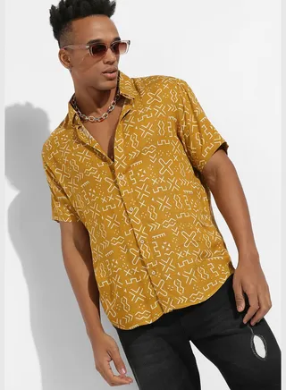 Printed Spread Collar Short Sleeve Shirt