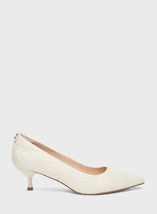 Logo Detailed Pointed Toe Mid Heel Pumps