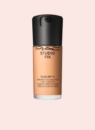 Studio Fix Fluid Foundation Spf 15 - Nw18