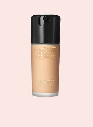 Studio Radiance Serum Powered Foundation - NW20