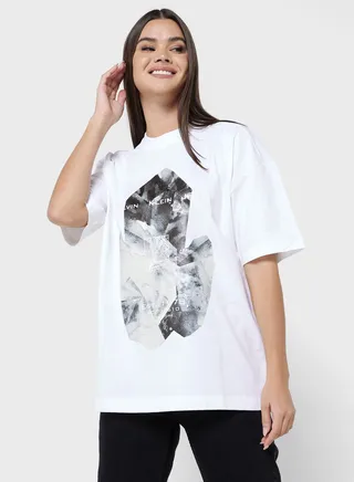 Crew Neck Graphic T-Shirt