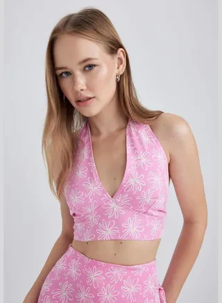 Woman Woven Sleeveless Blouse