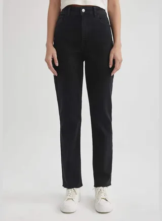 Woman Vintage Straight Jeans