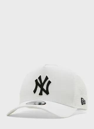 9Forty New York Yankees Essential Trucker Cap