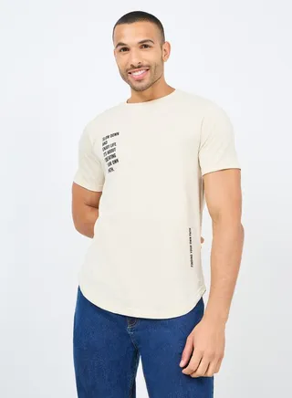Typo Placement Print Curved Hem Regular Fit T-shirt
