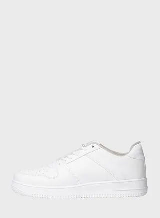 Woman Faux Leather Flat Sole Sneaker