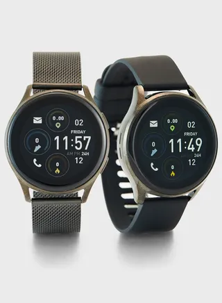 Multiple Fitness Feature Smartwatch with Additional Strap Set