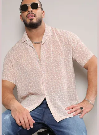 Textured Spread Collar Short Sleeve Shirt