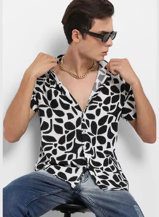 Printed Spread Collar Short Sleeve Shirt