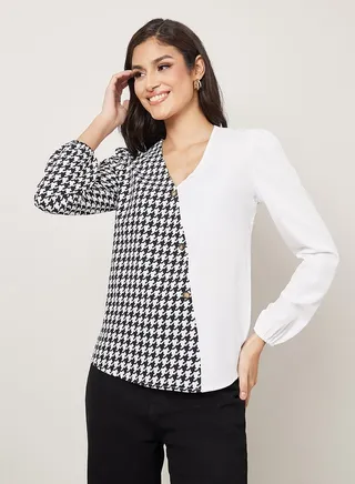 Houndstooth Pattern V Neck Blouse with Button Detail