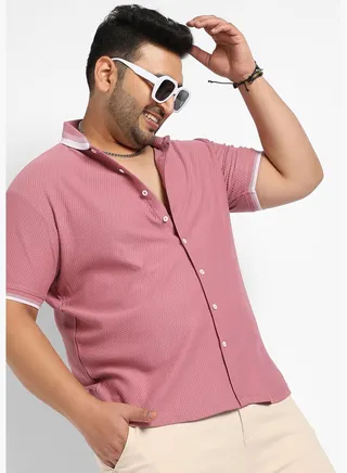 Solid Spread Collar Short Sleeve Shirt