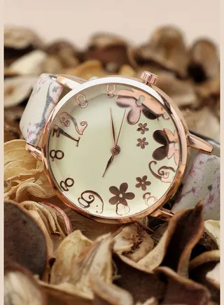 Leather Strap Analog Watch