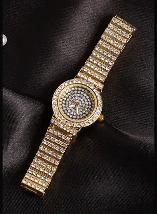 Stainless Steel Strap Casual Round Analog Watch For Women
