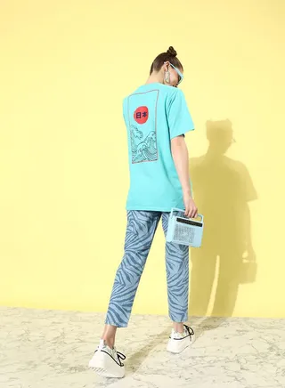 Oversized Back Graphic Print T-Shirt with Short Sleeves