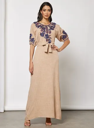 Jalabiya With Floral Embroidery In Short Garterised Sleeves With Belt