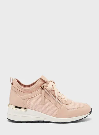 Iconic Low Top Sneakers