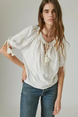 Embroidered Short Sleeve Blouse