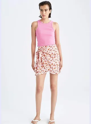 Woman Comfort Fit Woven Skirt