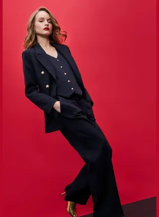 Woman Wide Leg Woven Trousers