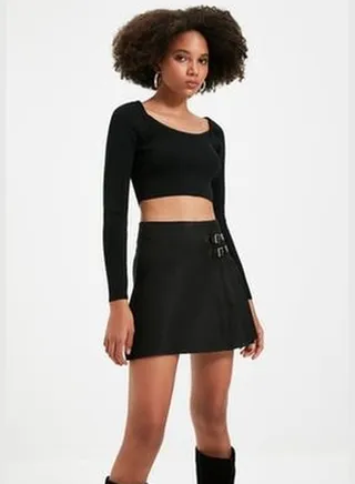 Black Mini Weave Buckle Detail Pleated Mini Skirt TWOAW20ET0553