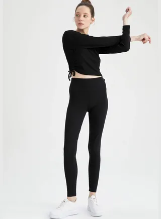 Woman Knitted Leggings