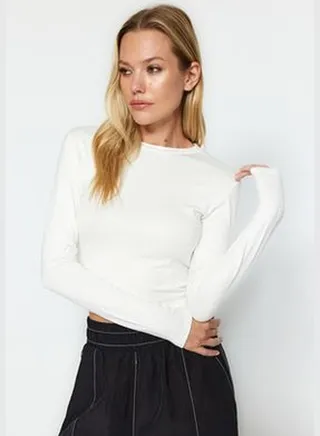 Premium Viscose Ecru Crew Neck Crop Stretchy Knitted Blouse TWOAW24BZ00116