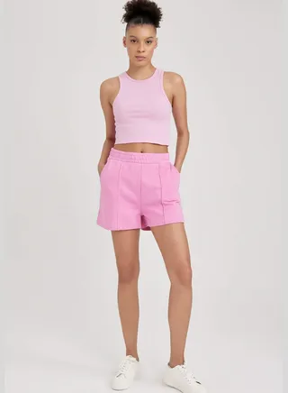 Woman Knitted Short