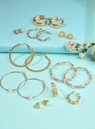 Pack of 18 Gold Plated Pearls Hoop Earring