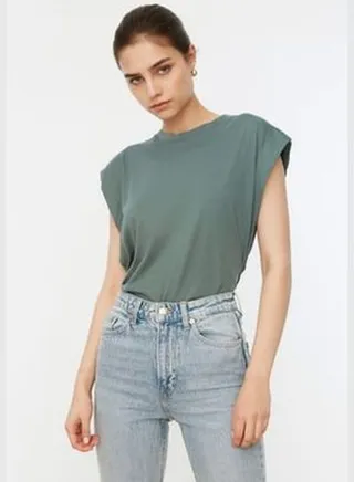 Green Sleeveless Basic Knitted T-Shirt