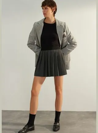 Black Premium High Quality Elastic Waist Pleated Pleated Mini Woven Mini Skirt TWOAW24ET00109.