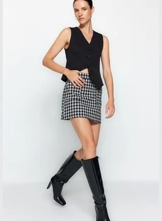 Black Tweed Fabric Crowbar Pattern Mini Woven Skirt TWOAW24ET00206