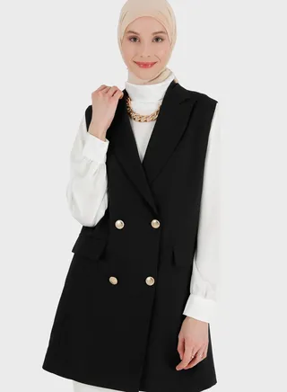 Button Pocket Detail Vest