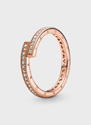 Sparkling Overlapping Ring