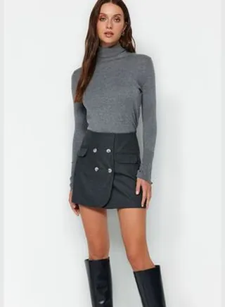 Woven Short Skirt with Black Buttons TWOAW24SR00073