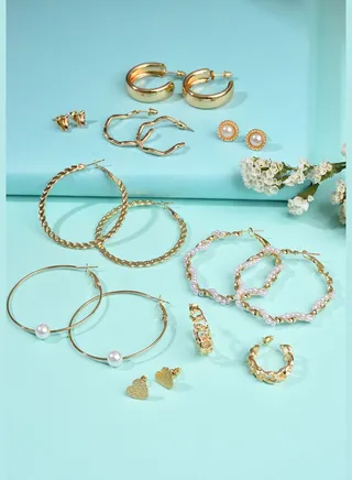 Pack of 18 Gold Plated Pearls Hoop Earring