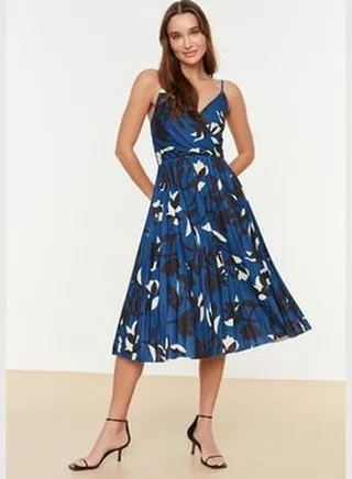 Multi-Colored Floral Print Midi Opening at the Waist, Double Breasted Pleated Straps, Flexible Knit Dress TWOSS20EL2729