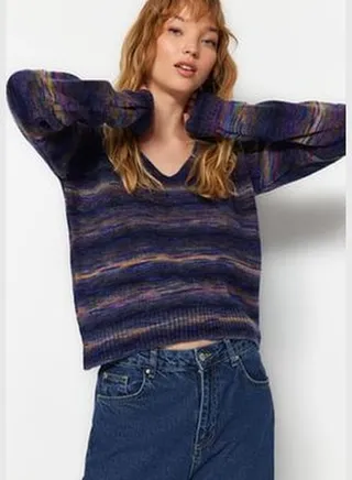 Lilac Soft Textured Gradient V-Neck Knitwear Sweater TWOAW24KZ00185