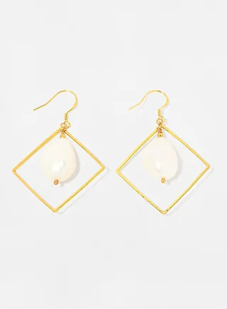 Myra Pearl Earrings