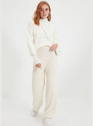 Soft Textured Ecru Basic Knitwear Sweater TWOAW21KZ0204