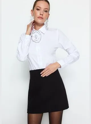 White Fitted Shirt with Shiny Stones and Rose Accessories TPRAW24GO00016
