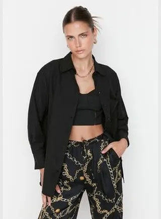 Black Single Pocket Boyfriend/Wide Fit Cotton Woven Shirt TWOAW20GO0115