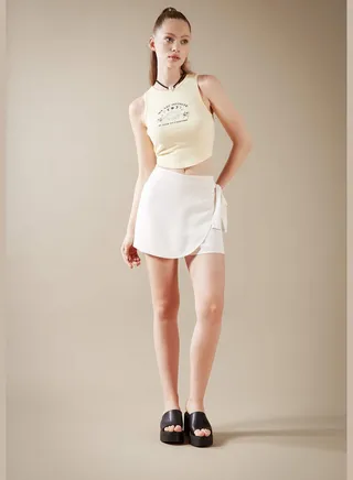 Woman Woven Short