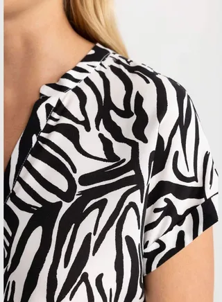 Polka Dot Patterned Short Sleeve Shirt