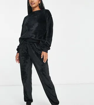 ASOS DESIGN Petite lounge super soft fleece sweat & sweatpants set in black