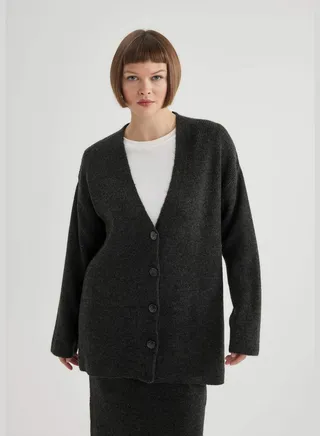 Woman Oversize Fit V Neck Long Sleeve Tricot Cardigan