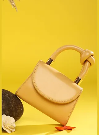 Solid Magnet Lock Trendy Hand Bag